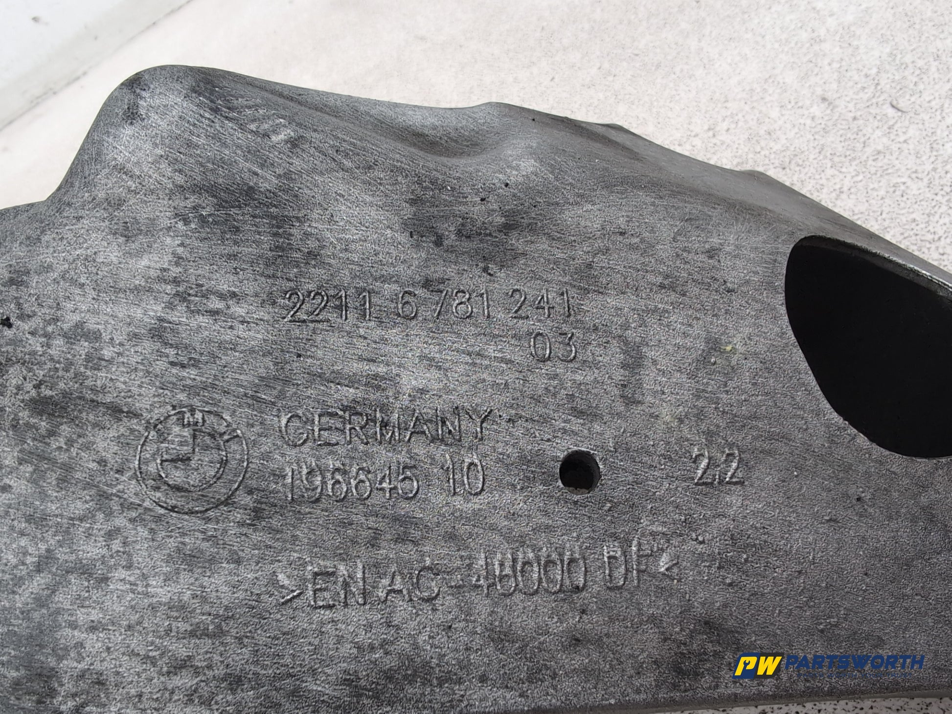 Bmw 5 Series 520d Se Engine Mounting Bracket Left Passenger Side 6781241 - photo 4