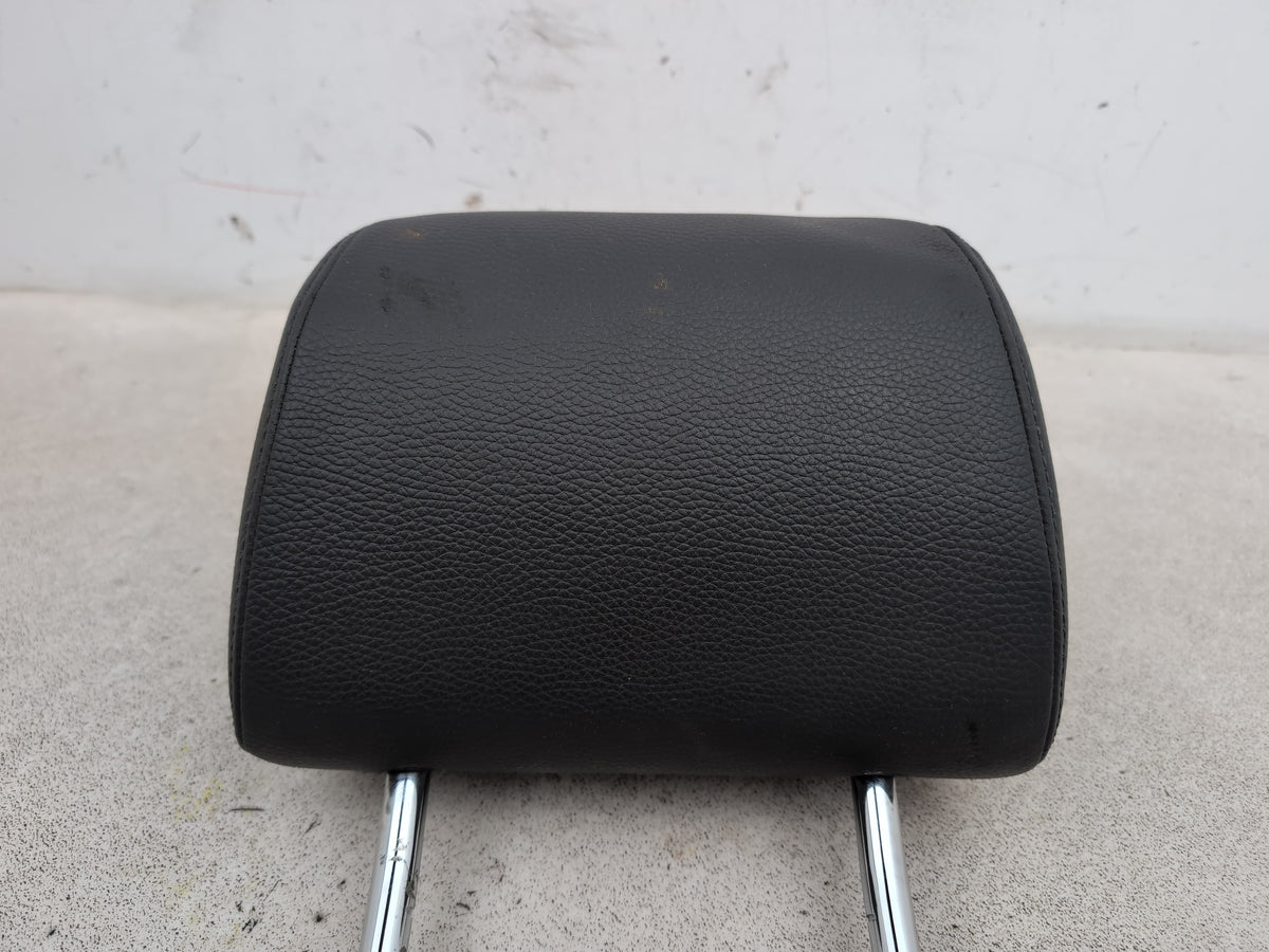 Rear Headrest 4