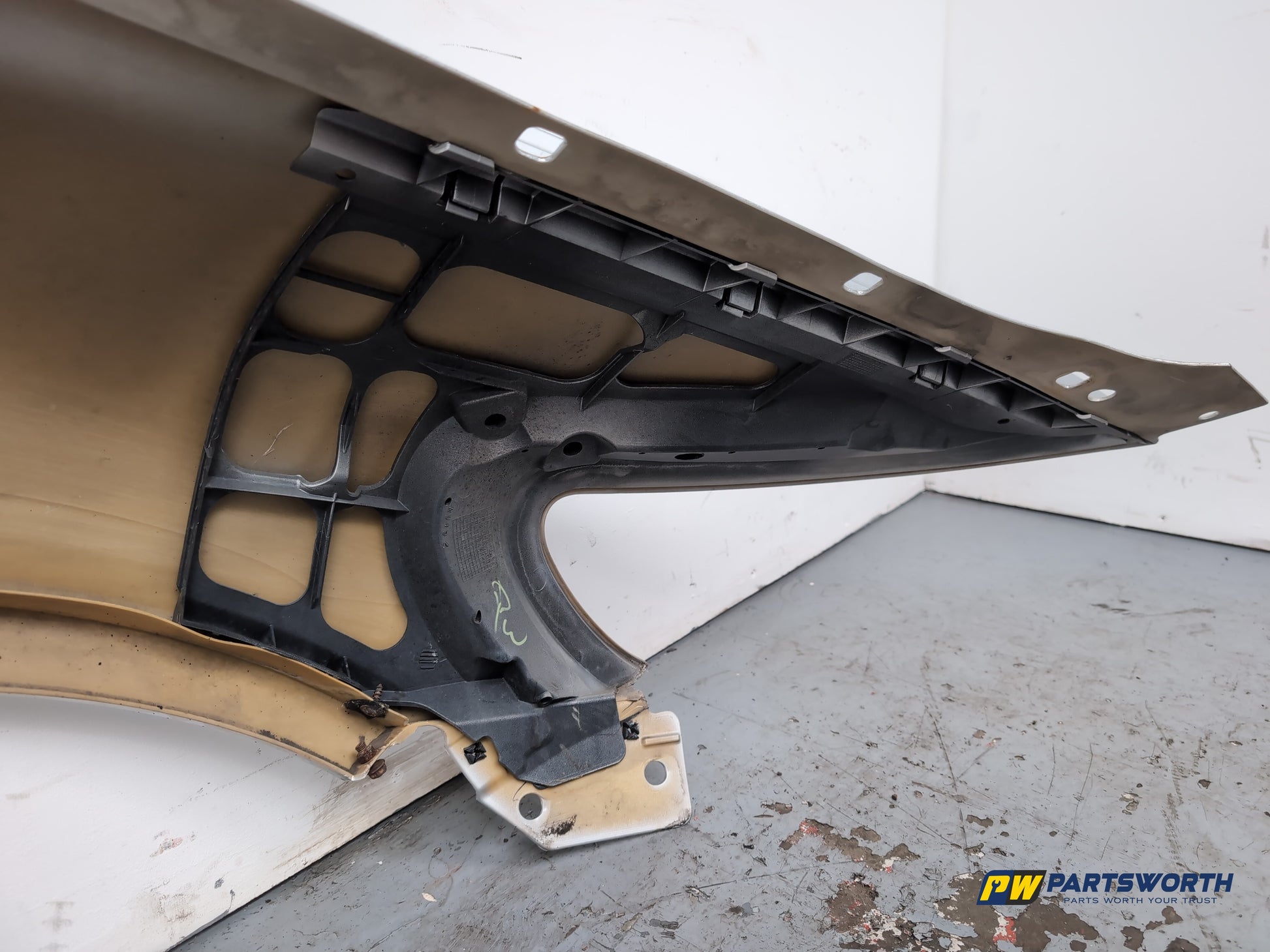 Wing Front LH 10