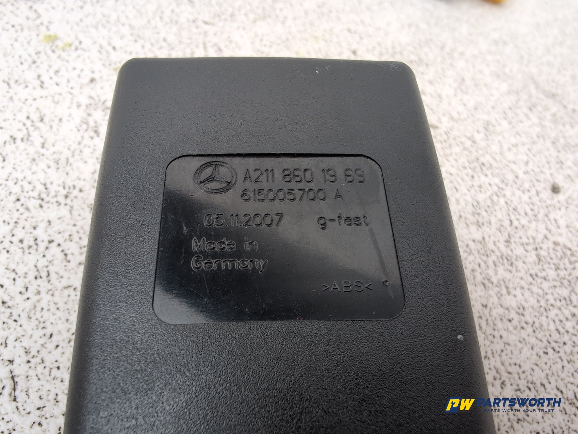 Mercedes Cls 320 Cdi Auto Seat Belt Buckle Front Lh Passenger Side A2118601969 - photo 4