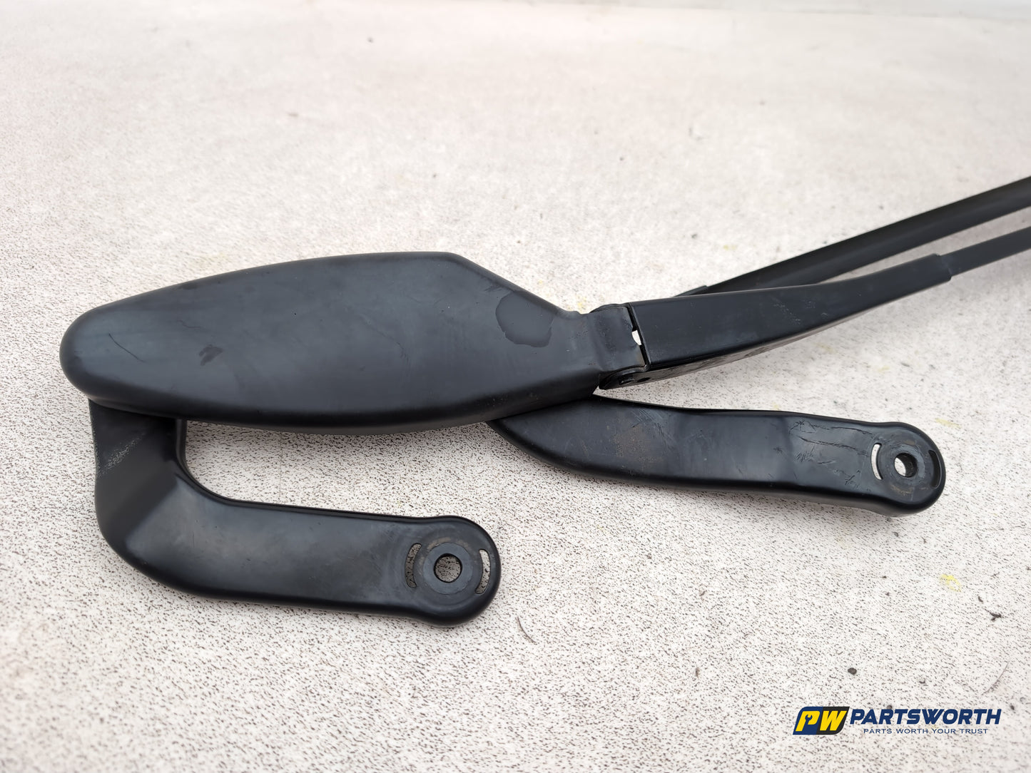 Wiper Front Arm LH 4
