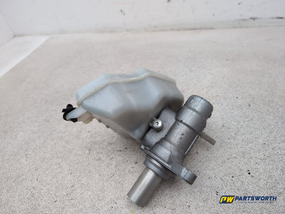 Brake Master Cylinder Assembly 4