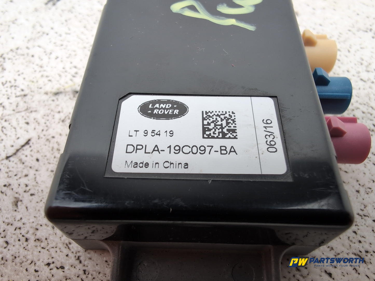 Jaguar Xf Portfolio Aerial Antenna Amplifier Module Unit Dpla19c097ba 2015-2017 - photo 4