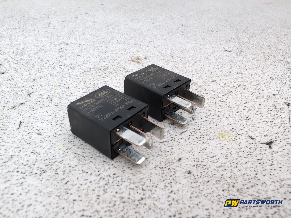 Fuse and Relay Box 1 4