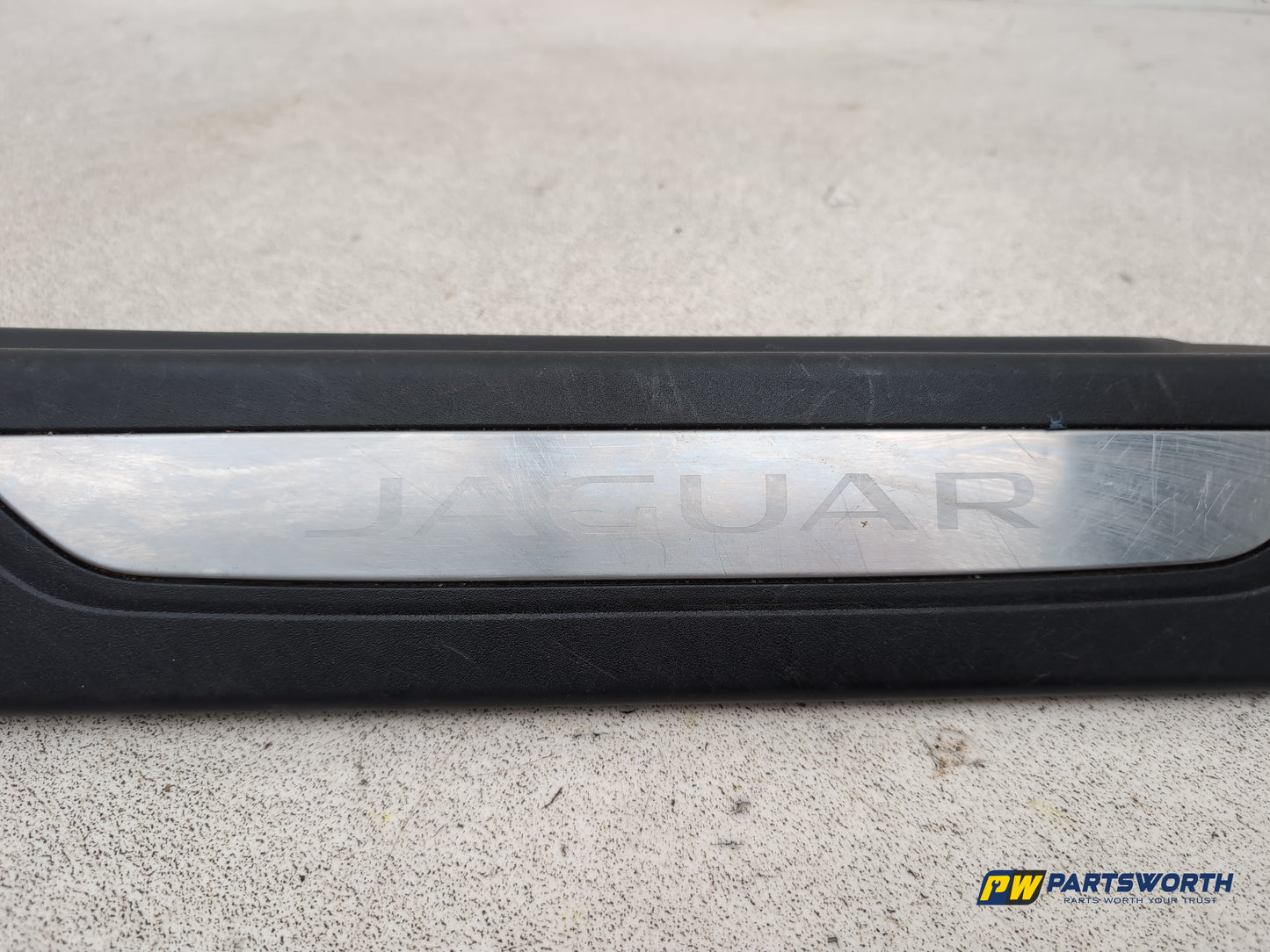 Jaguar Xf Portfolio D Passenger Front Door Step Kickplate Gx6313201bb8pvj - photo 4