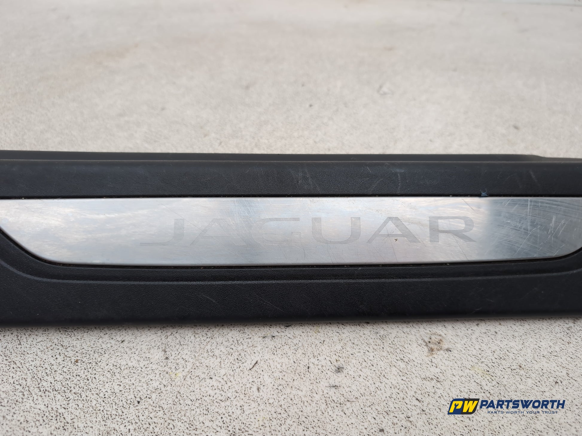 Jaguar Xf Portfolio D Passenger Front Door Step Kickplate Gx6313201bb8pvj - photo 4