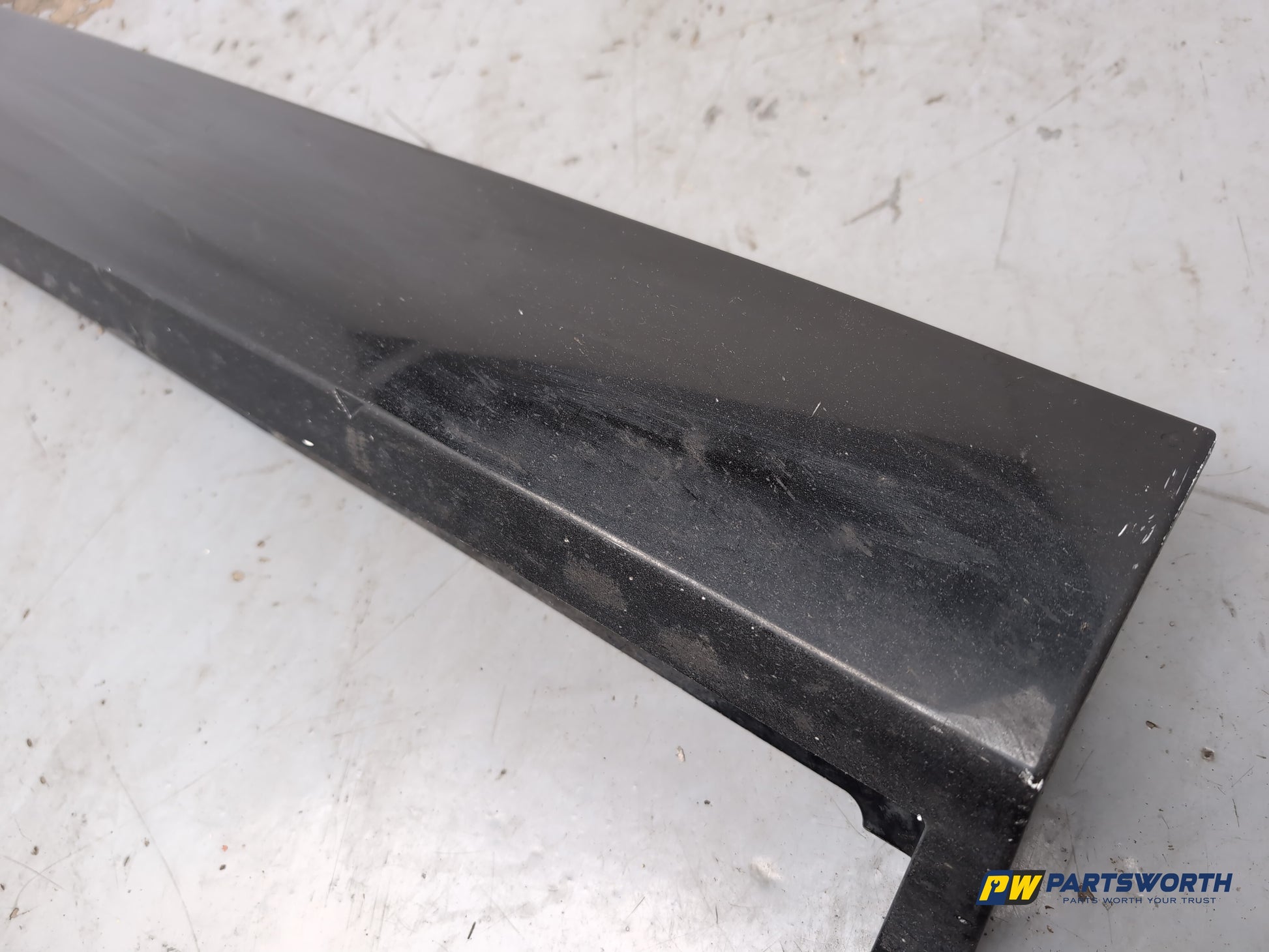 Side Skirt RH 9