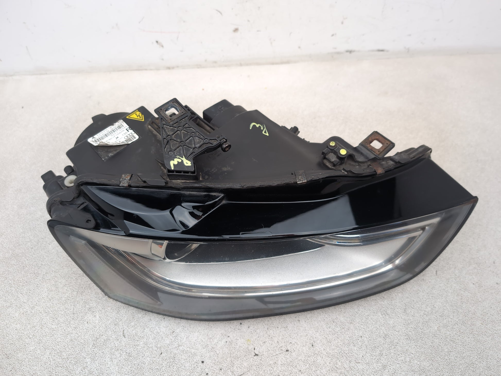 Audi A4 S Line Headlamp Rh Driver Side Xenon Led 8k0941006a Faulty Strip - photo 4