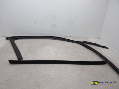Audi A4 S Line Black Edit Tdi Quat Door Weather Seal Rubber Right Window Guide - photo 4
