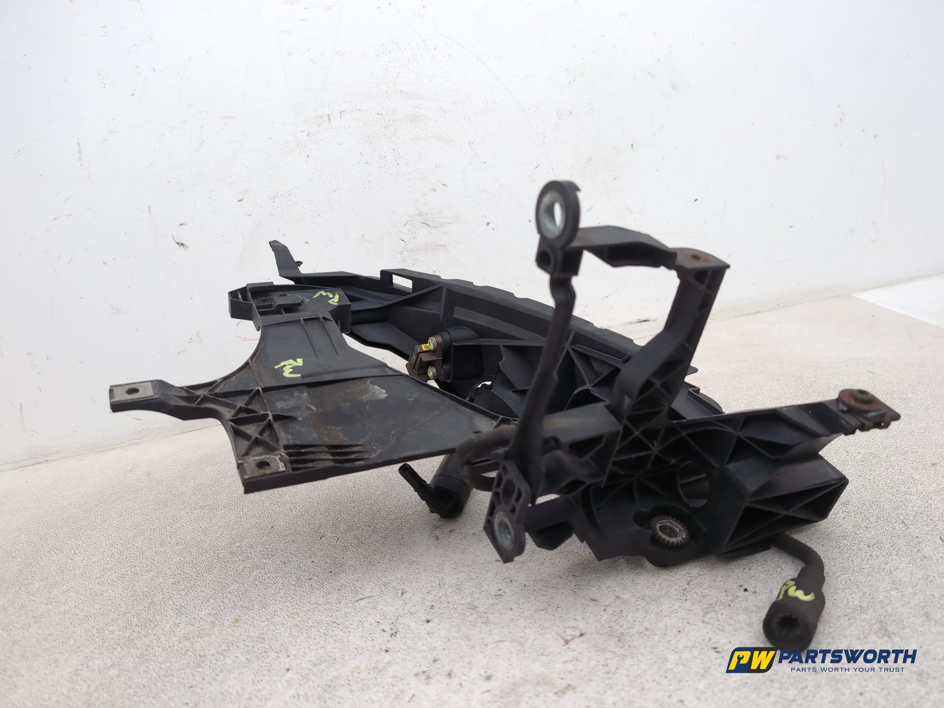 Audi A4 S Line Black Edit Tdi Quat Headlamp Panel Support Bracket Lh 1301073053 - photo 4