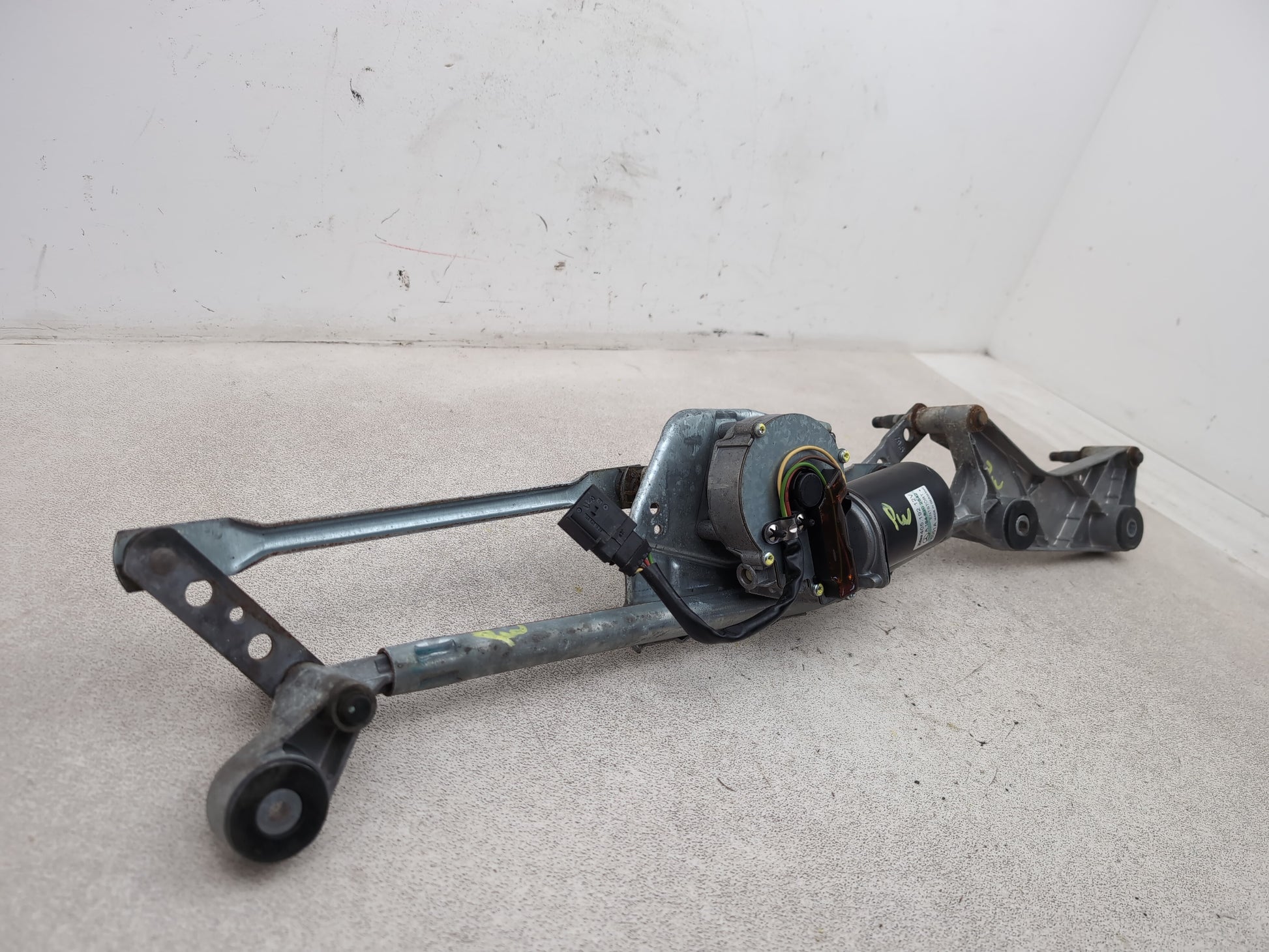 Front Wiper Motor & Mechanism / Linkage 4