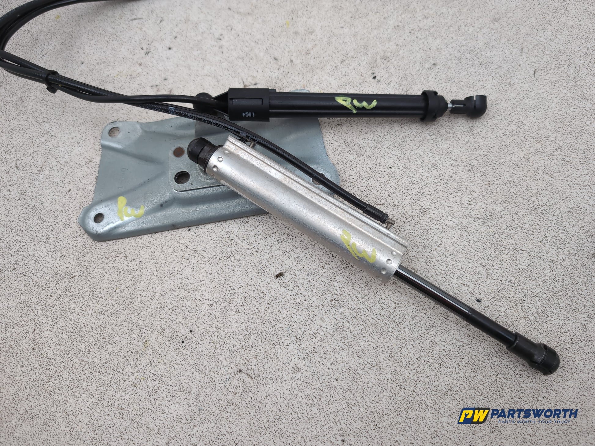 Automatic tailgate lifting motor and module  4