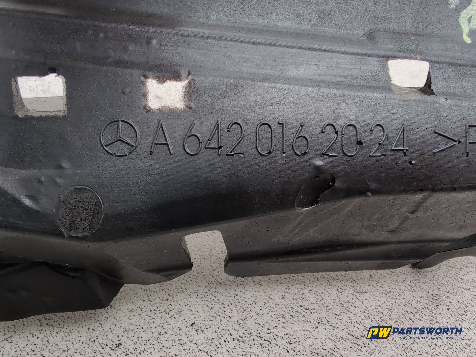 Mercedes-Benz Ml300 Sport Cdi Blue-Cy Coupe Front Engine Covers A6420162024 - photo 4