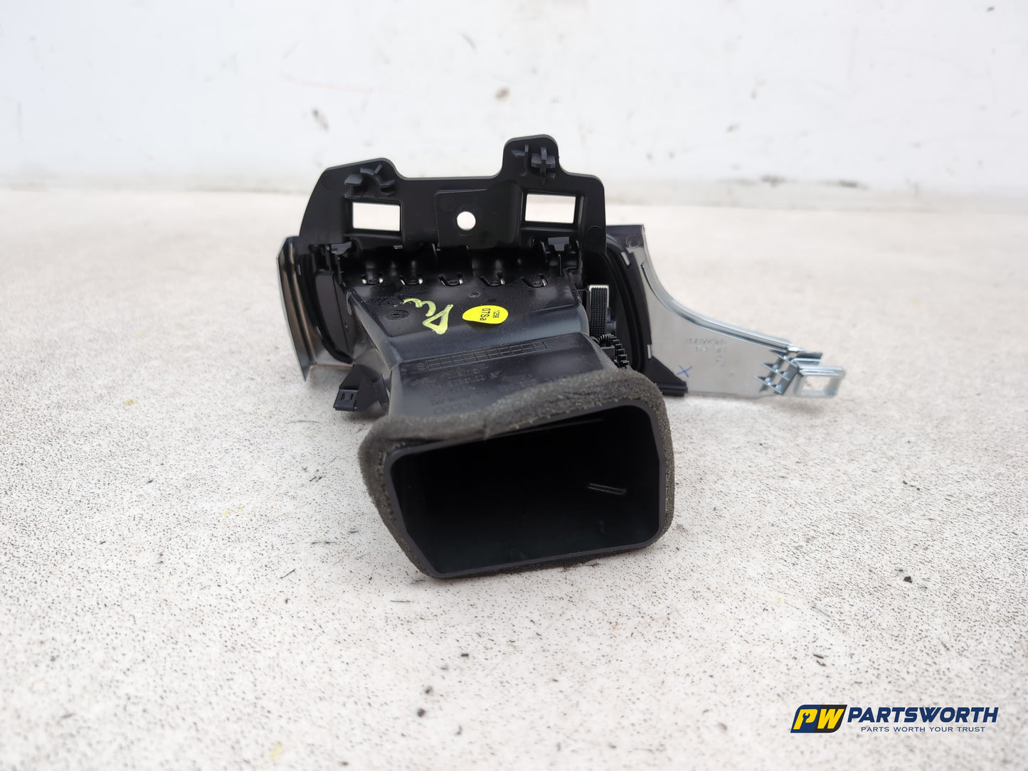 Audi A6 Se Tdi Quattro Auto Front Right Panel Dashboard Air Vent 4g2820902 - photo 4