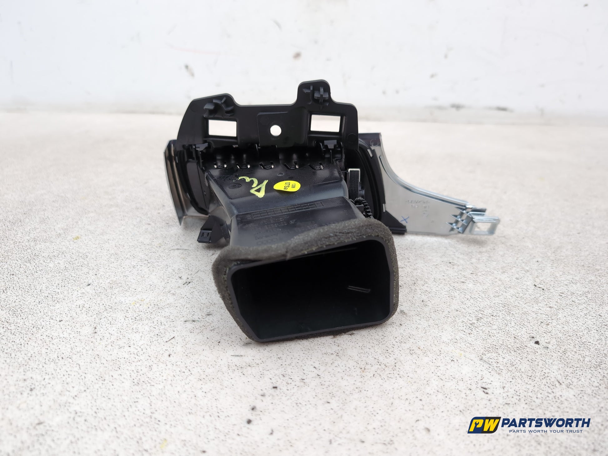 Audi A6 Se Tdi Quattro Auto Front Right Panel Dashboard Air Vent 4g2820902 - photo 4