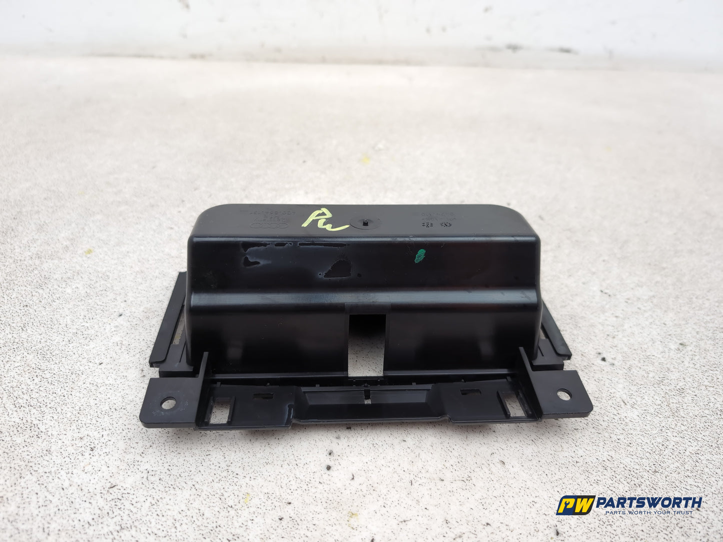 Centre Console Storage Tray 4