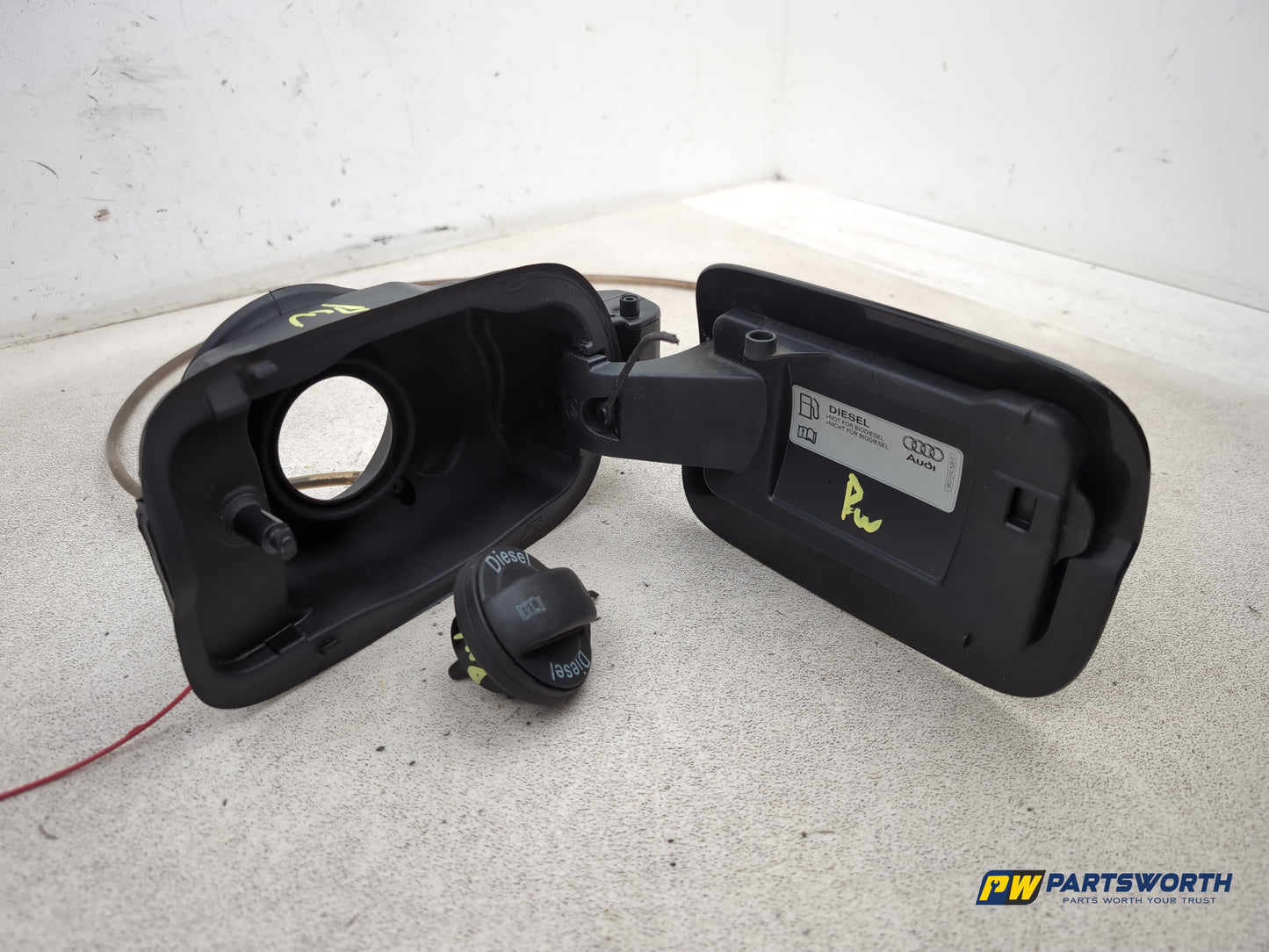 Audi A6 Se Tdi Quattro Auto Fuel Filler Housing Insert 4g0809906 2011-2014 - photo 4