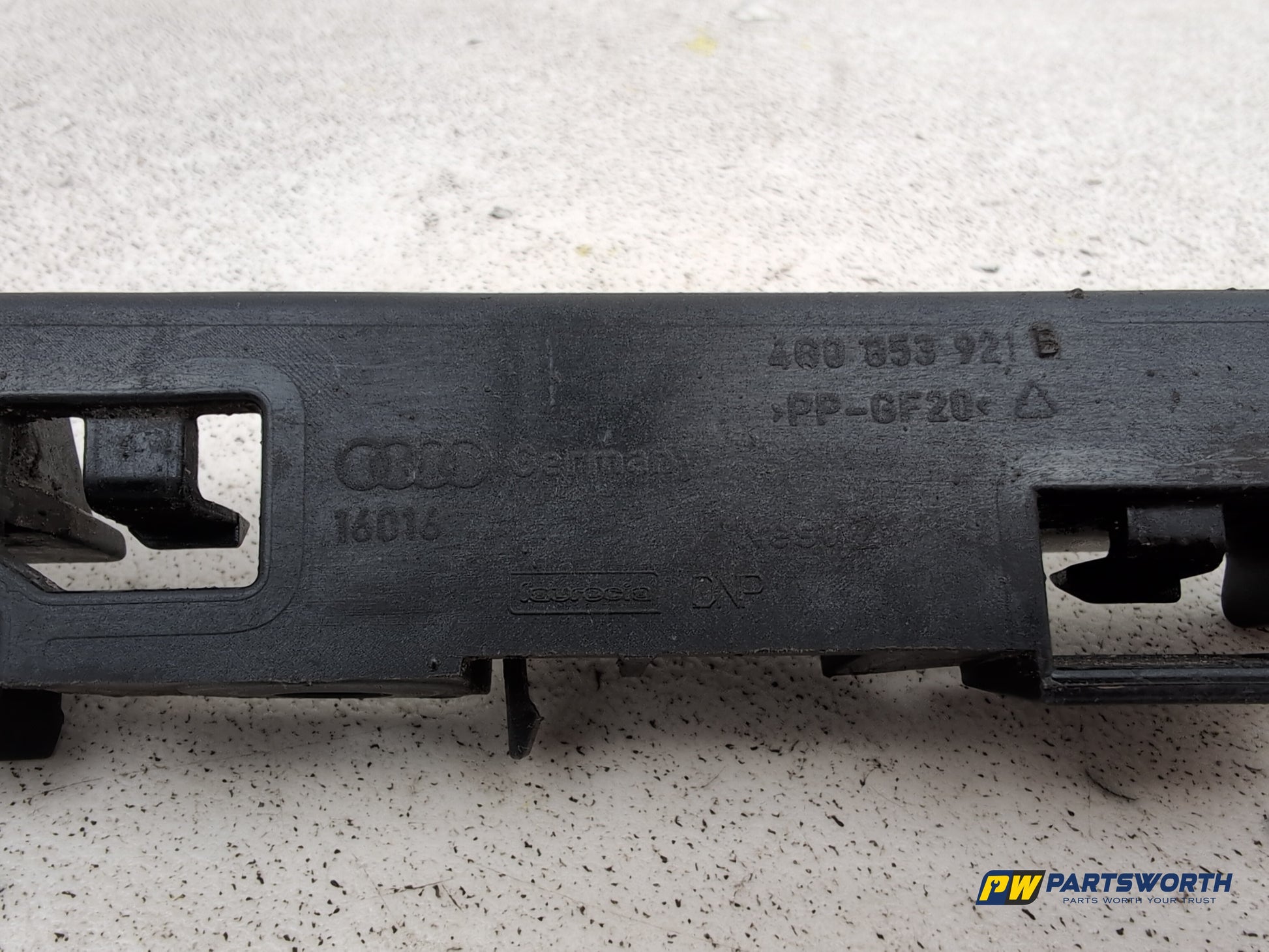 Audi A6 Se Tdi Quattro Auto Side Skirt Holder Front Left Passenger Side - photo 4