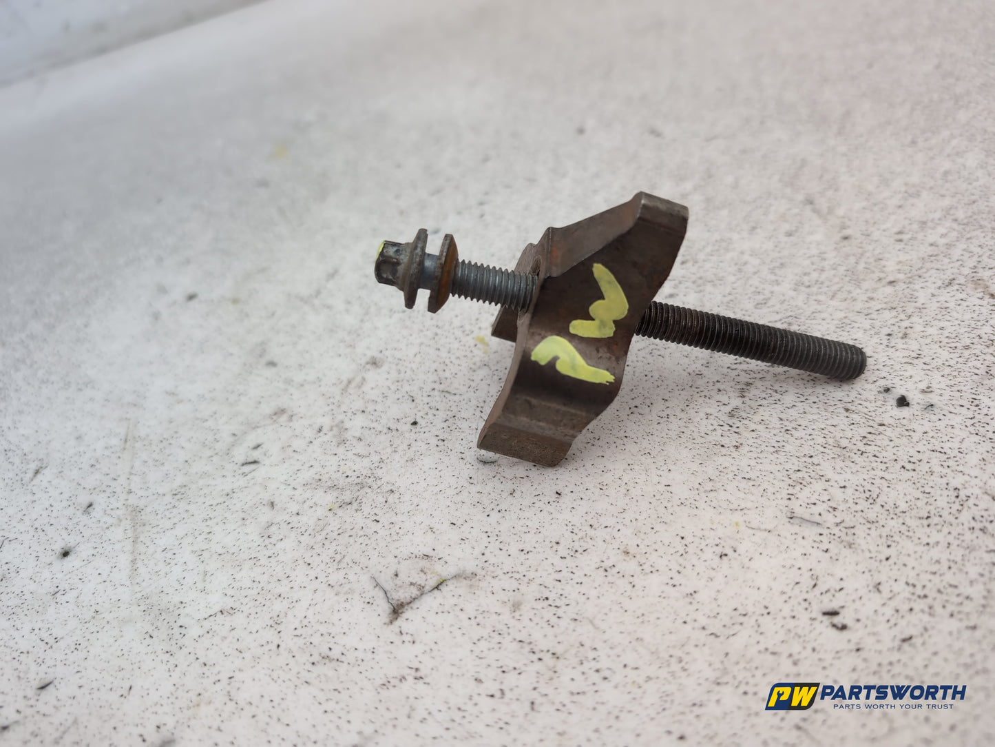 Bmw 1 3 5 Series N47 N47n N57 E90 F20 F30 F10 Fuel Injector Diesel Clamp & Bolt - photo 4