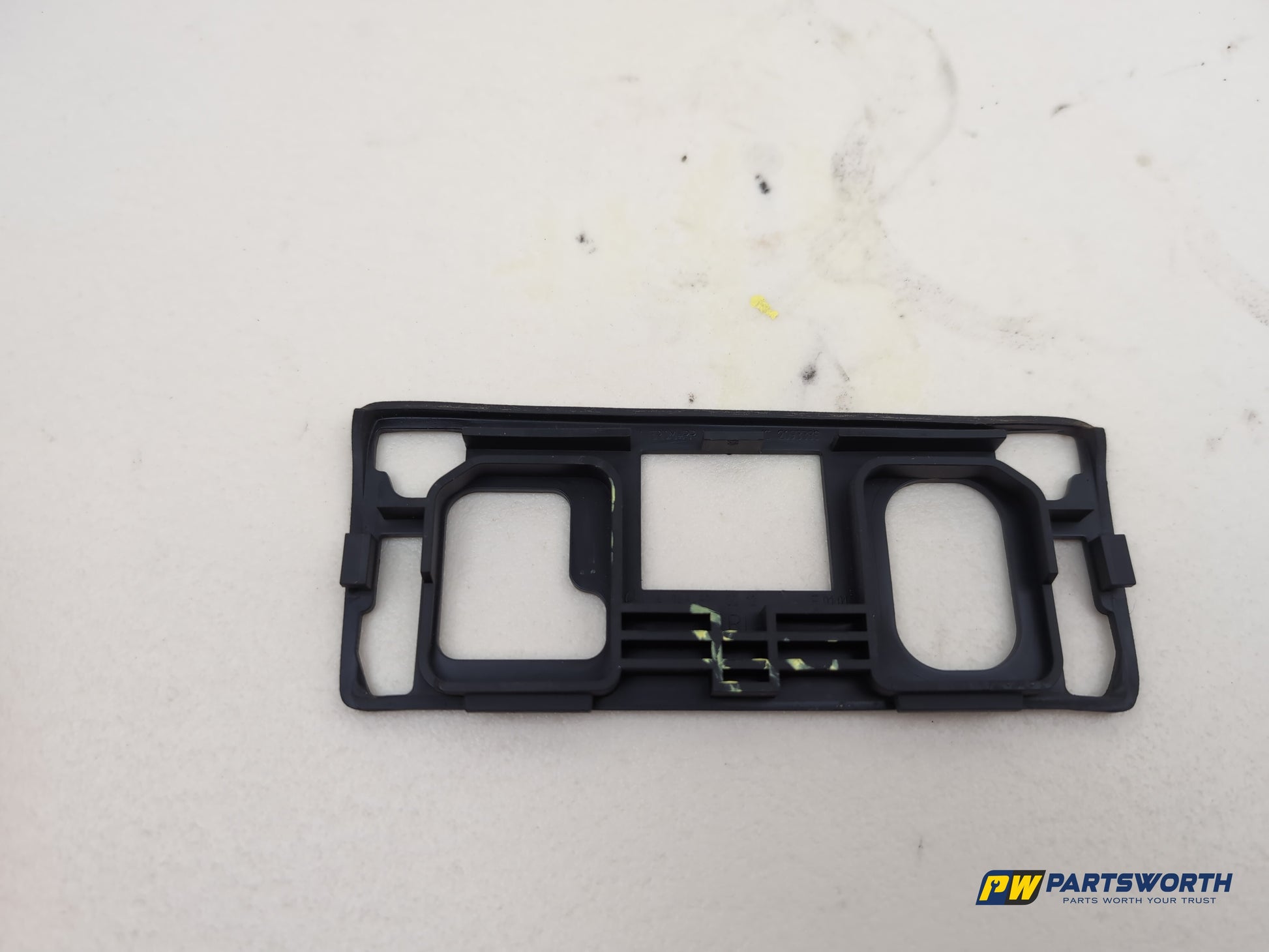 Mercedes-Benz B180 Blueefficiency Sport Display Screen Mount A2468200012 - photo 4