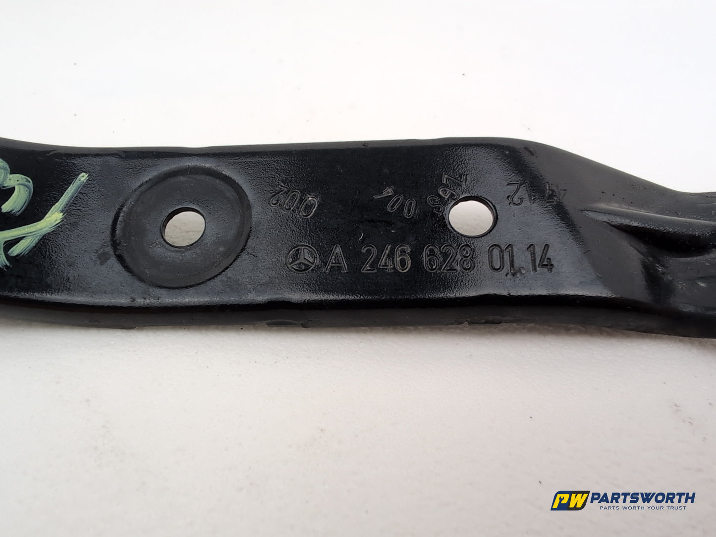 Mercedes-Benz B180 Blueefficiency Sport Left Passenger Front Wing Fender Bracket - photo 4