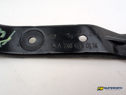 Mercedes-Benz B180 Blueefficiency Sport Left Passenger Front Wing Fender Bracket - photo 4