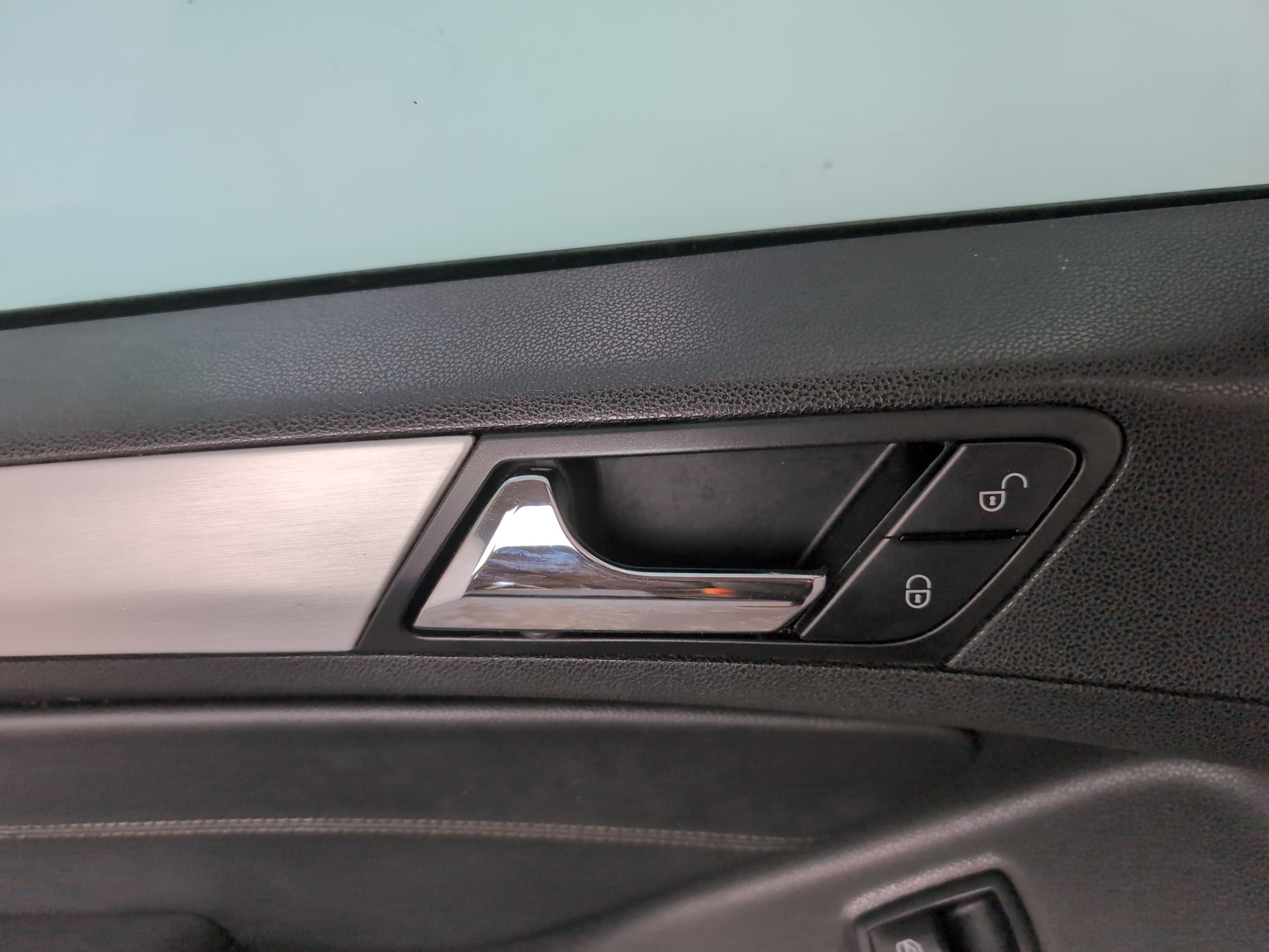 Door Front LH 10