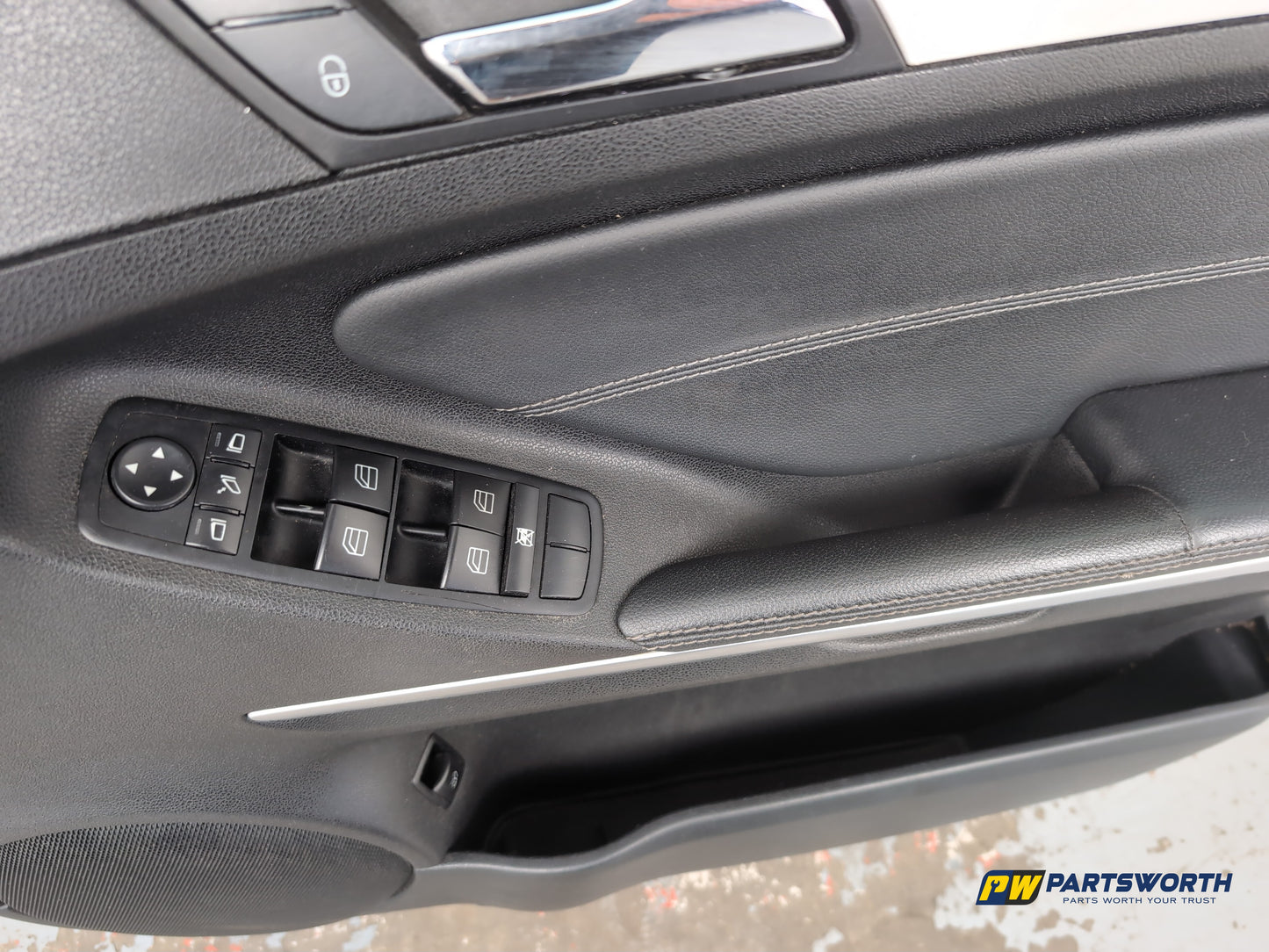 Door Front RH 10