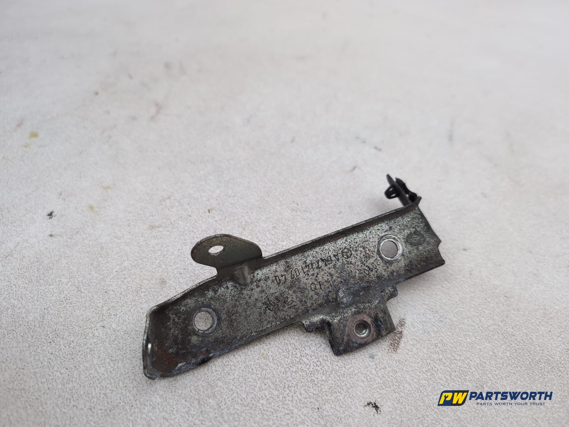 Mercedes-Benz Ml350 Spt Cdi Blueef-Cy Transverse Pipe To Cylinder Head Bracket - photo 4