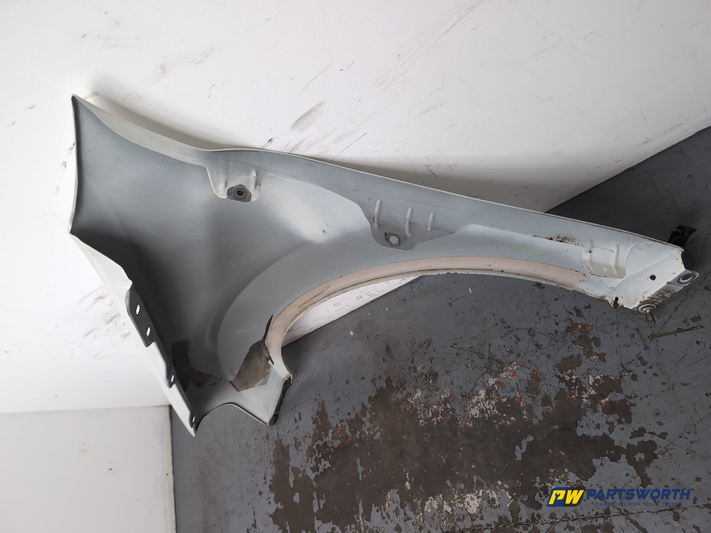 Wing Front RH 10