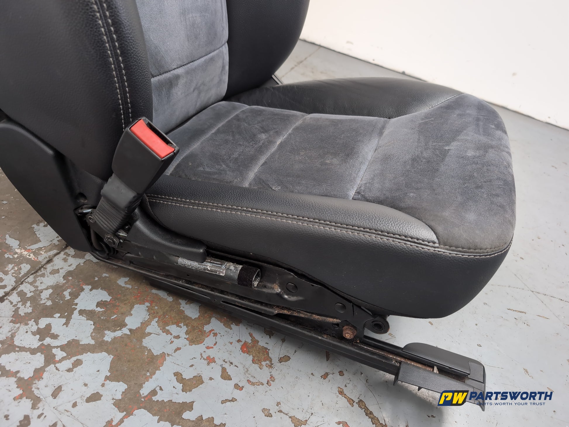 Seat Front LH 4