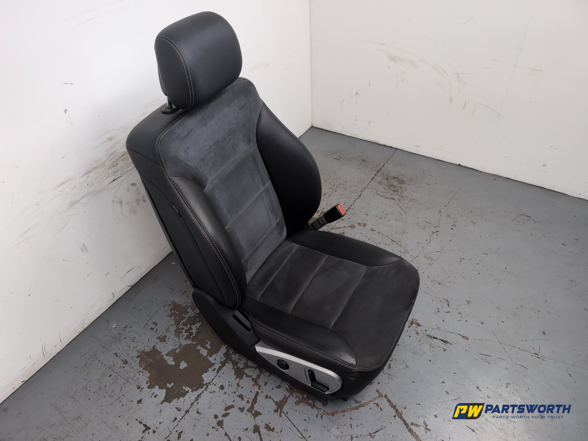 Mercedes-Benz Ml350 Spt Cdi Blueef-Cy A Half Leatgher Front Right Drivers Seat - photo 4