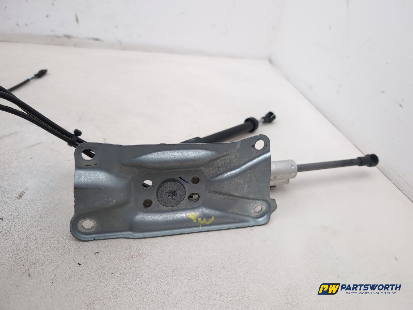 Boot Lid Hydraulic Cylinder LH 9