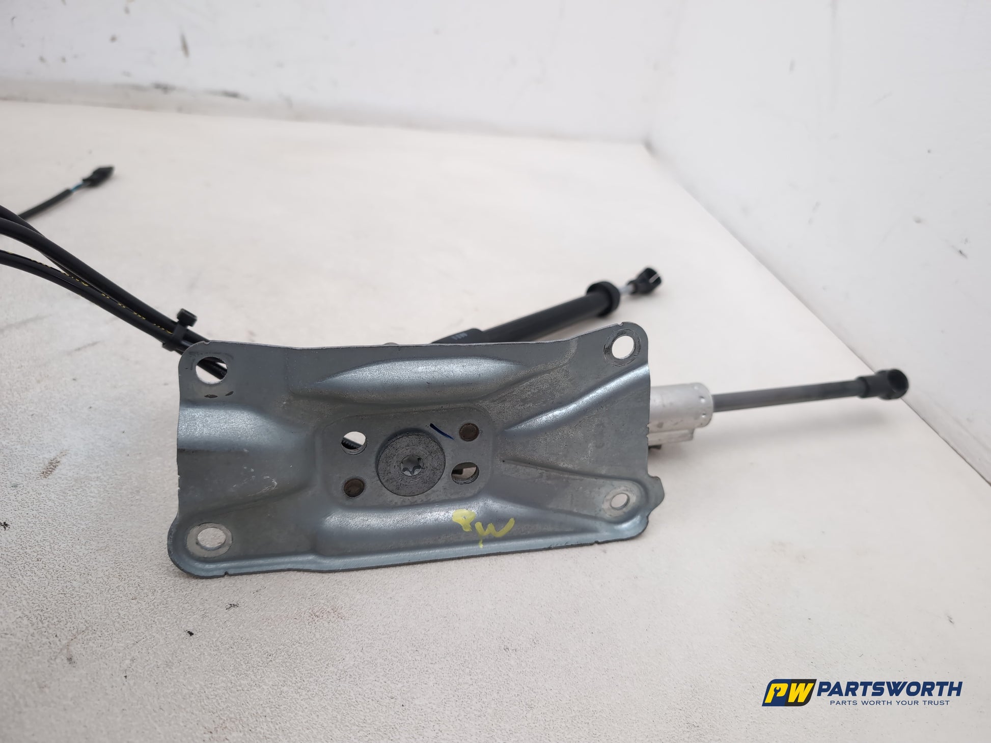 Boot Lid Hydraulic Cylinder LH 9