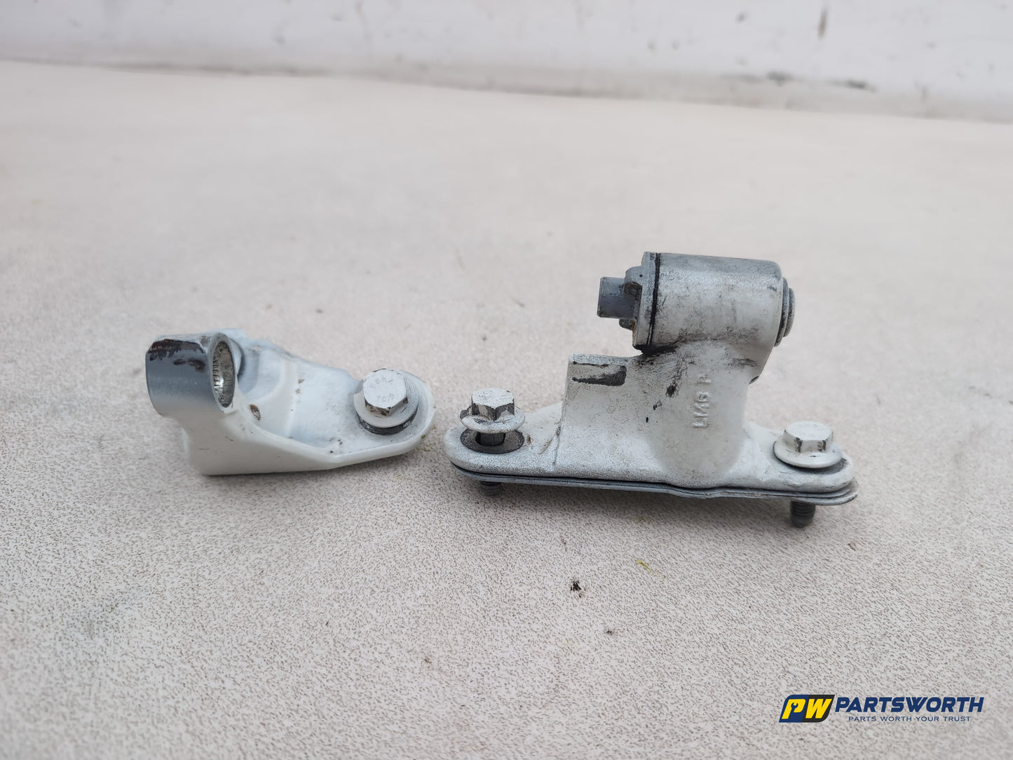 Mercedes-Benz Ml350 Spt Cdi Blueef-Cy Front Door Hinge Pair Lh Passenger Side - photo 4