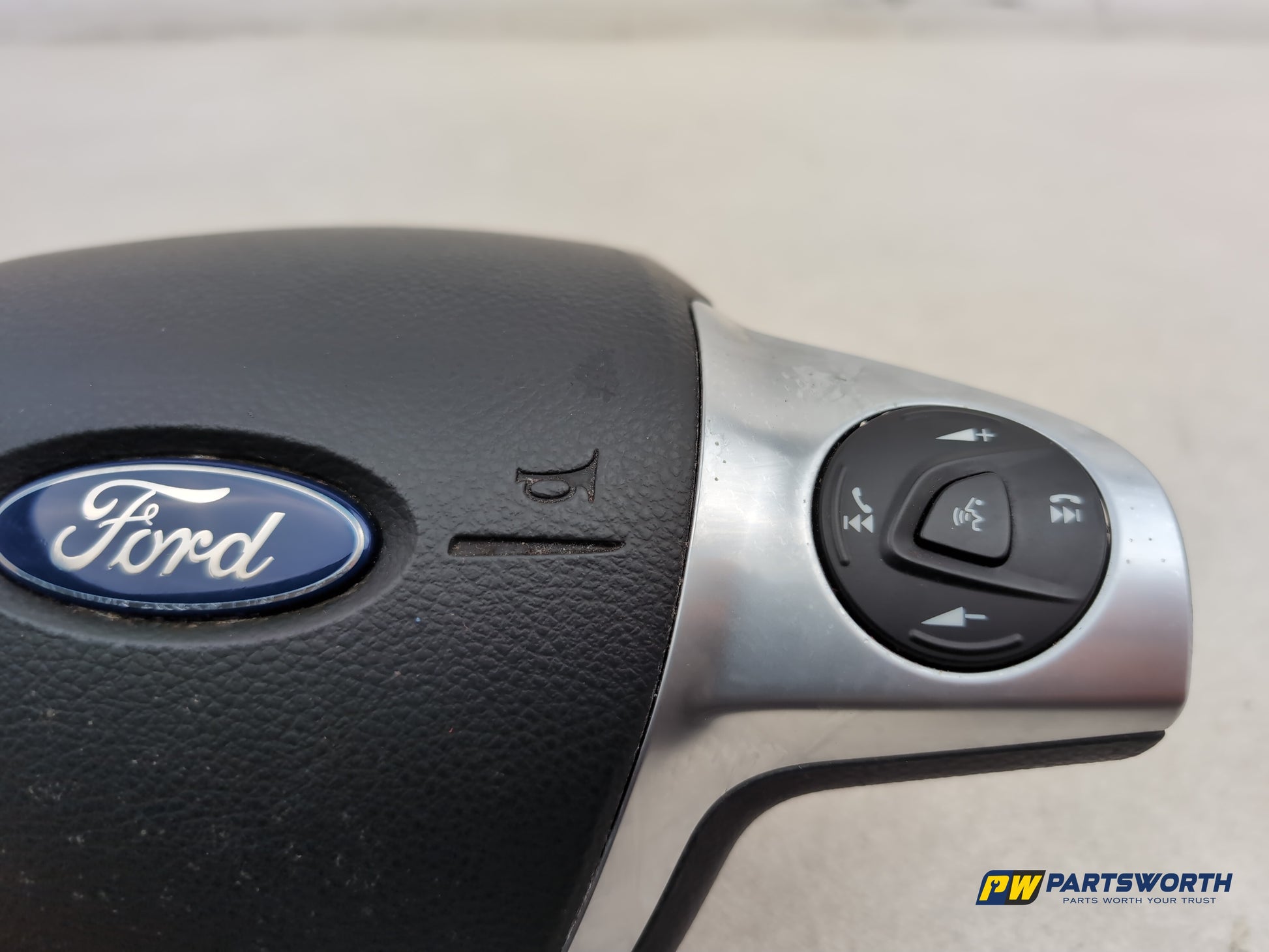 Ford Focus Zetec Turbo Steering Wheel Cover Em51r042b85 - photo 4