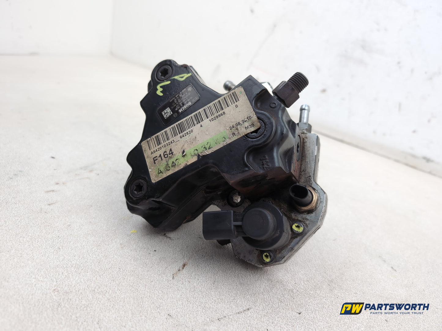 High pressure fuel pump 4