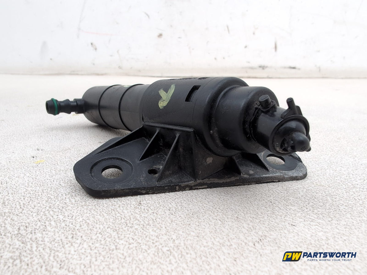Headlamp Washer Jet RH 4