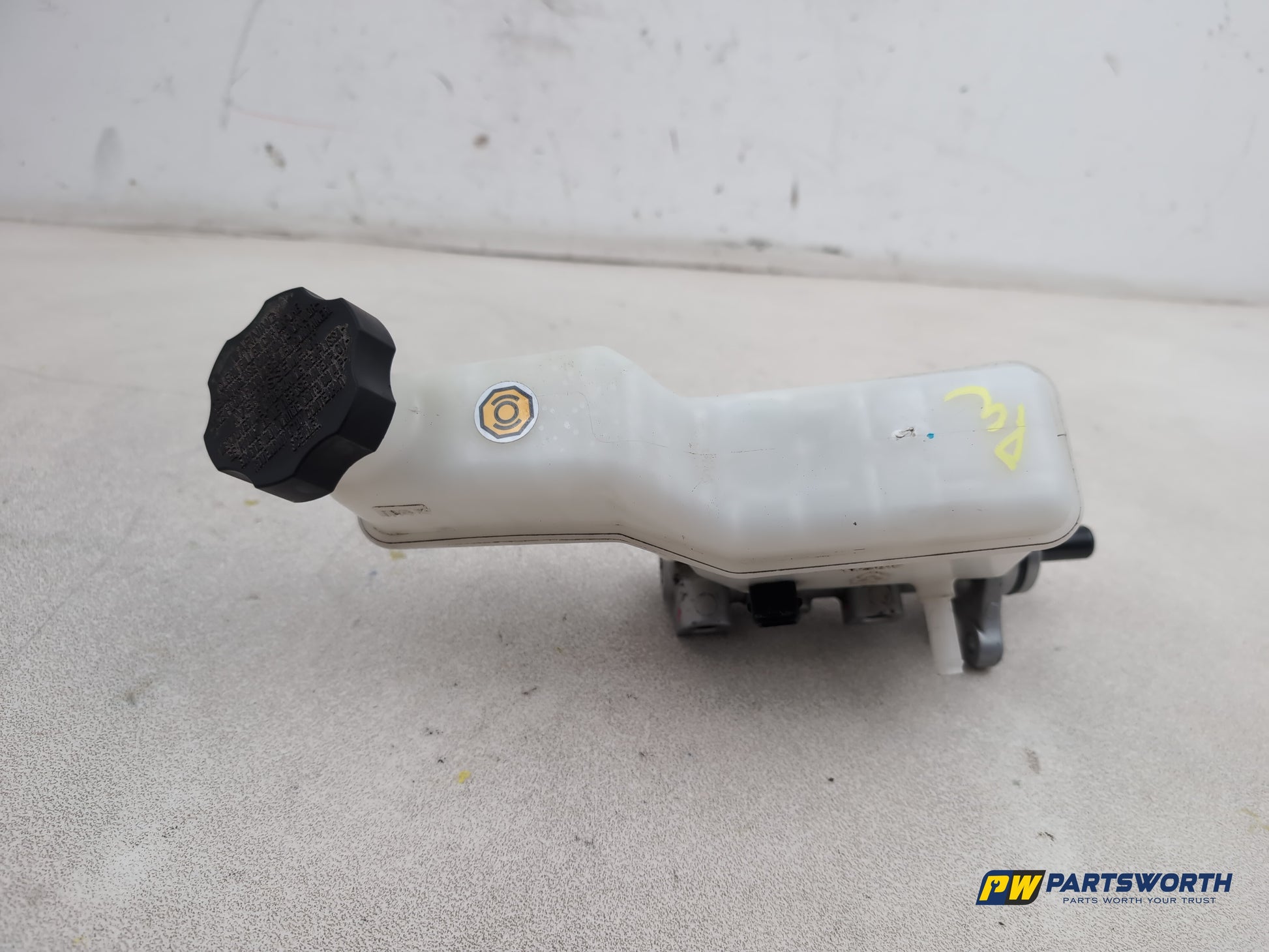 Brake Master Cylinder Assembly 4