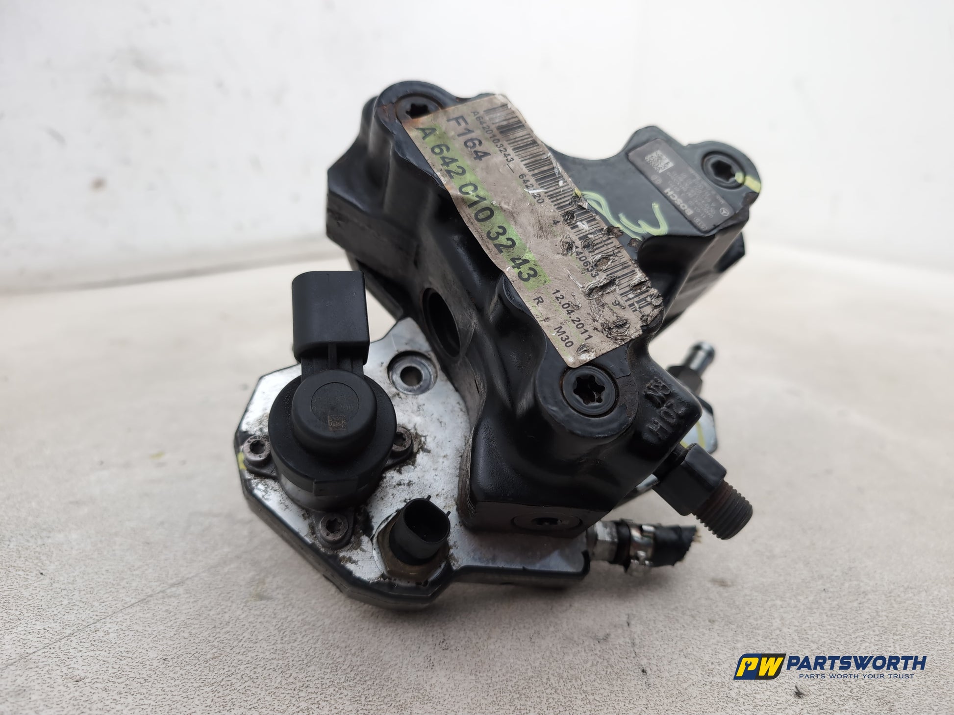 High pressure fuel pump 4