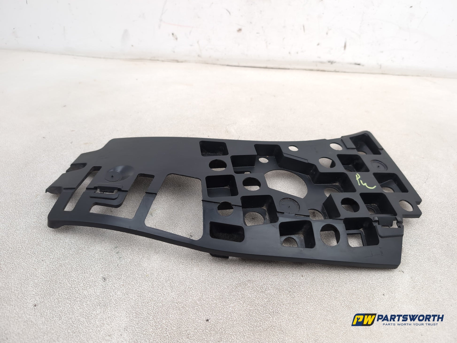Peugeot 3008 Front Right Bumper Bracket 9685232080 - photo 10