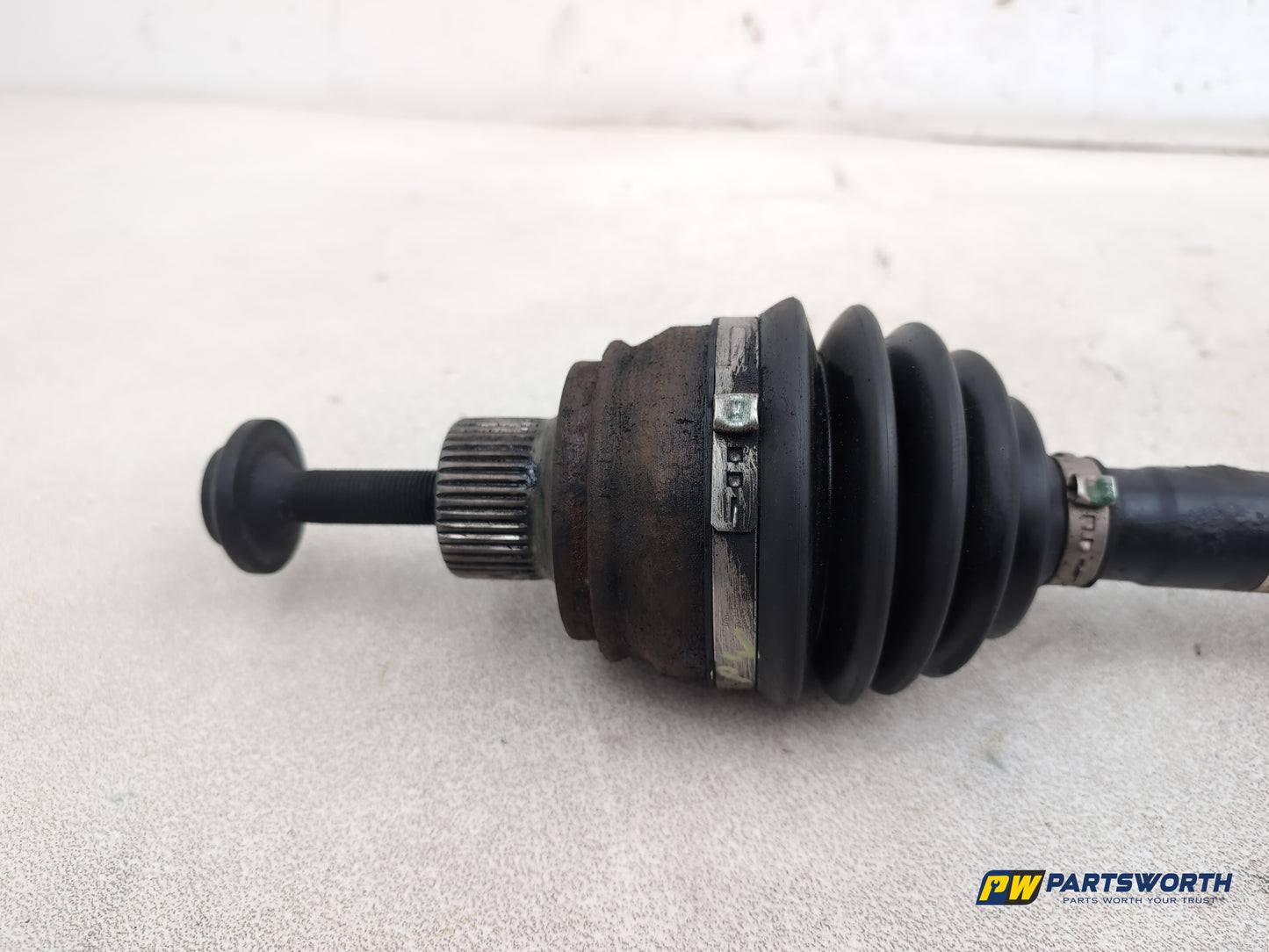 Audi A6 Se Tdi Quattro Auto Driveshaft Front Lh Passenger Side 4g0407271f - photo 4