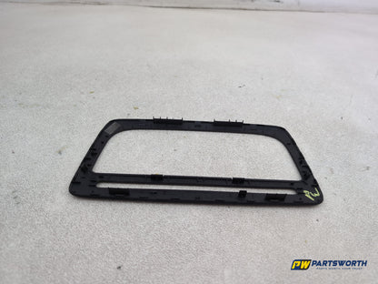 Seat Ibiza Sportrider Radio Head Unit Srrount Trim 6j0858063c 2010-2011 - photo 4