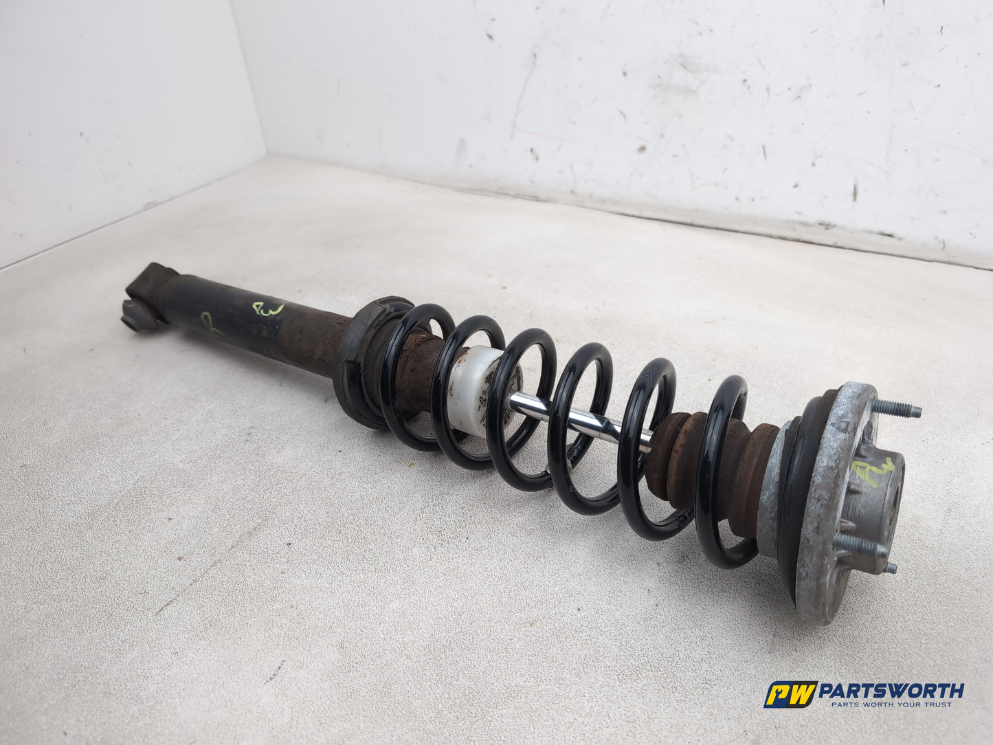 Bmw 520d Se Shock Absorber Rear Lh Passenger Side 6863299 2013-2017 - photo 9