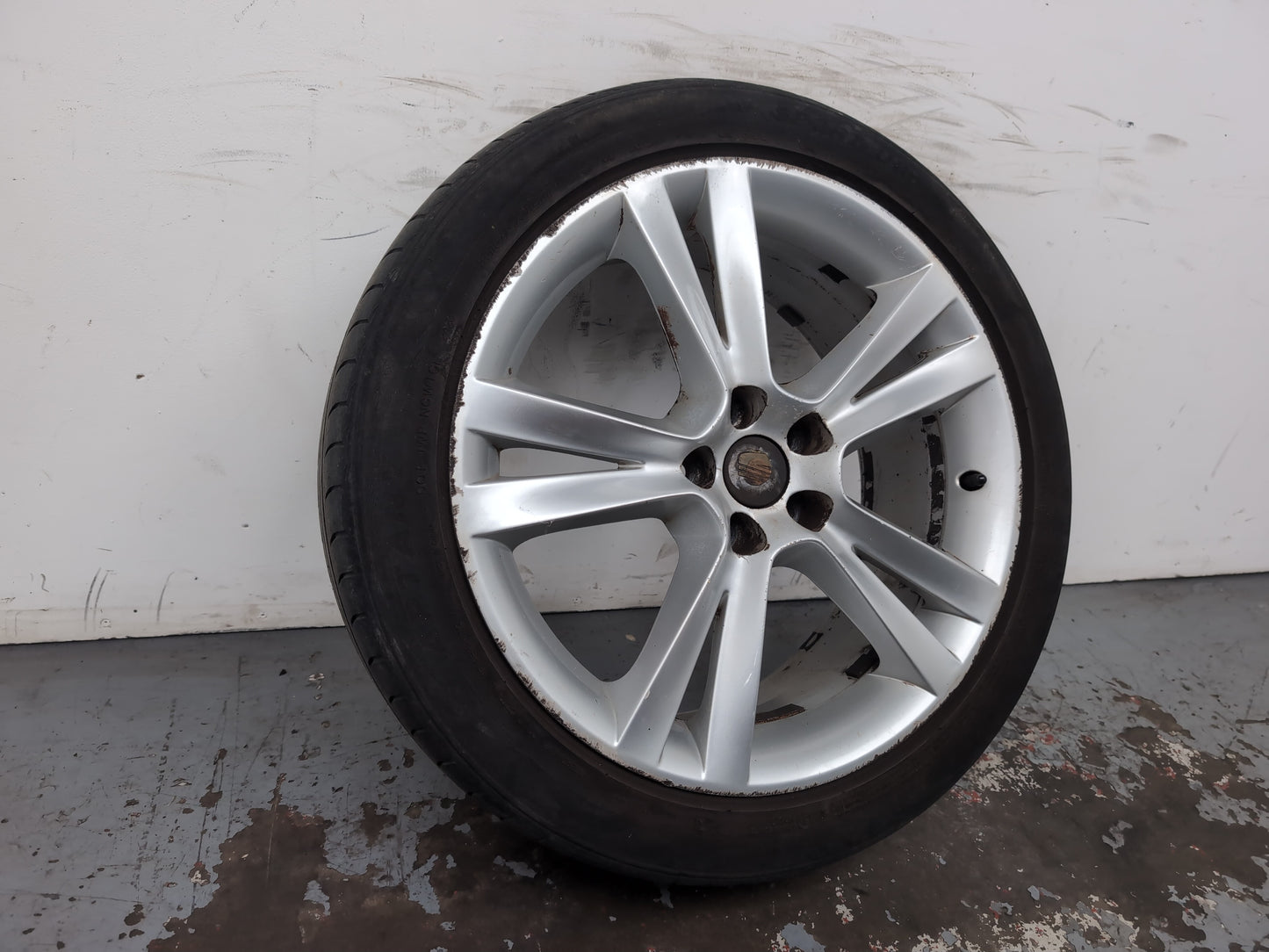 Seat Ibiza Sportrider Alloy Wheel With Tyre 215/45 R17 6j0601025c - photo 4