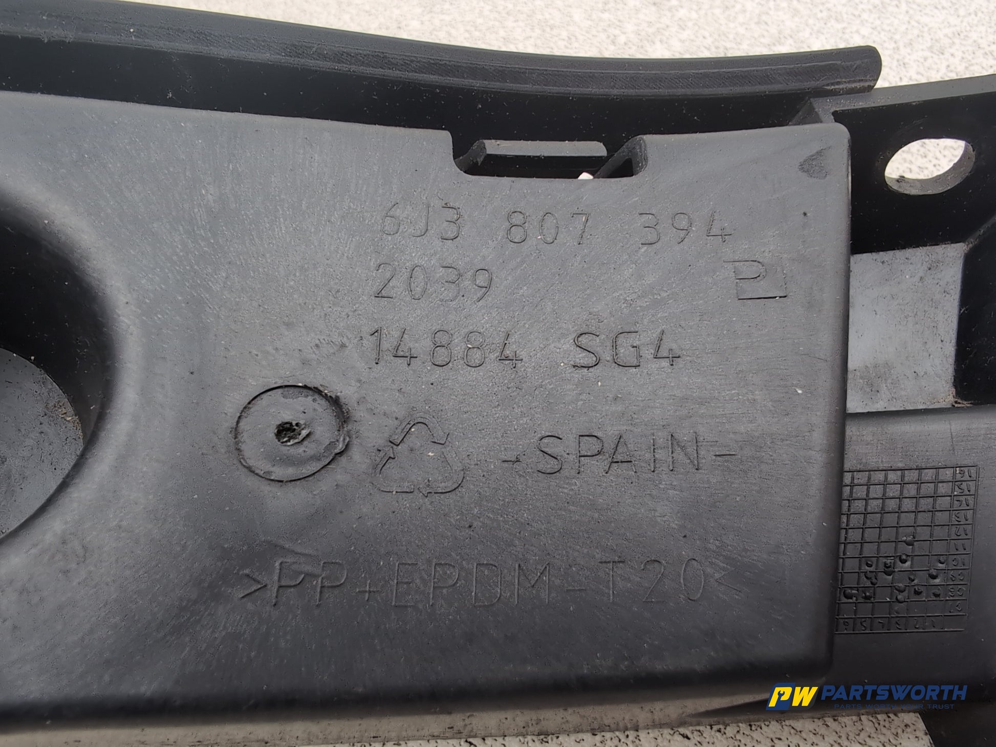 Seat Ibiza Sportrider Rear Right Side Bumper Guide Bracket 6j3807394 2008-2012 - photo 4