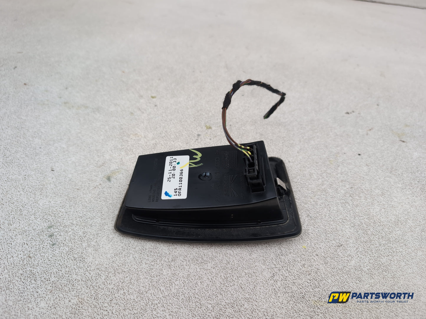Audi A1 Contrast Edition Tdi Courtesy Light Rear Trunk Right 8x0945096 2010-2012 - photo 4