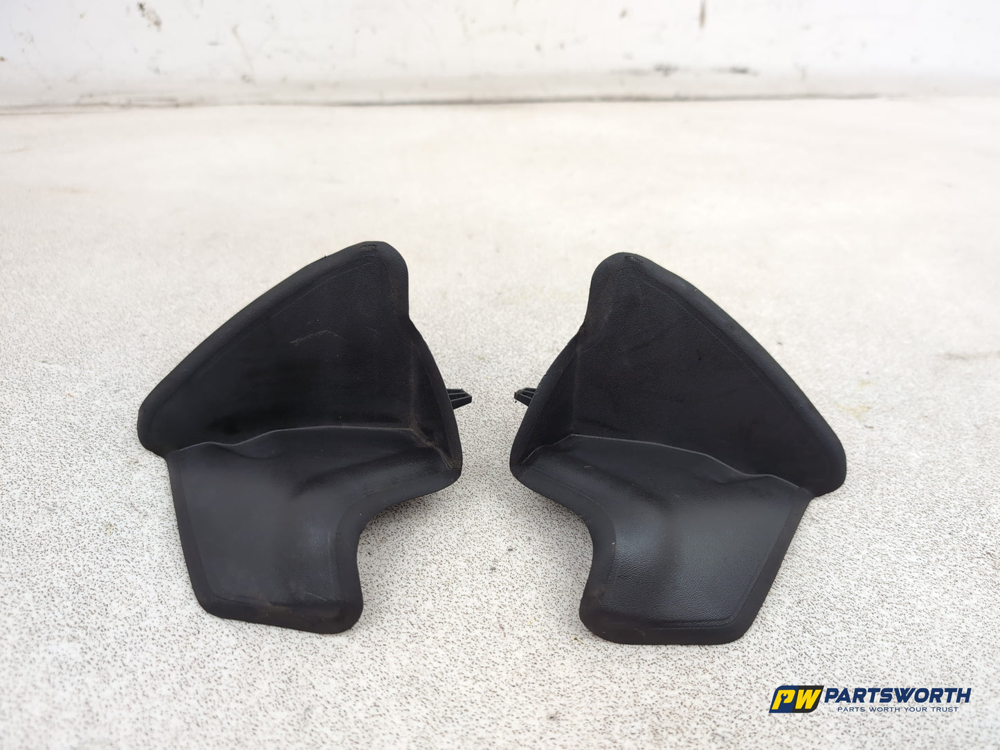Audi A1 Contrast Edition Tdi Front Fender Corner Cover Set Of 2 8x0823454a - photo 4