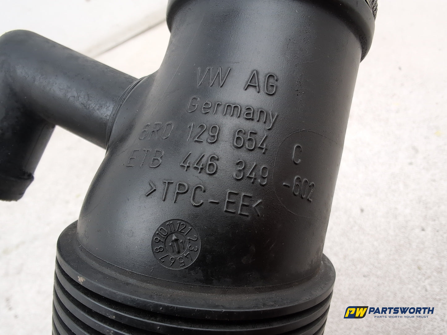 Audi A1 Contrast Edition Tdi Air Intake Pipe 1.6l Diesel 6r0129654c 2008-2012 - photo 4