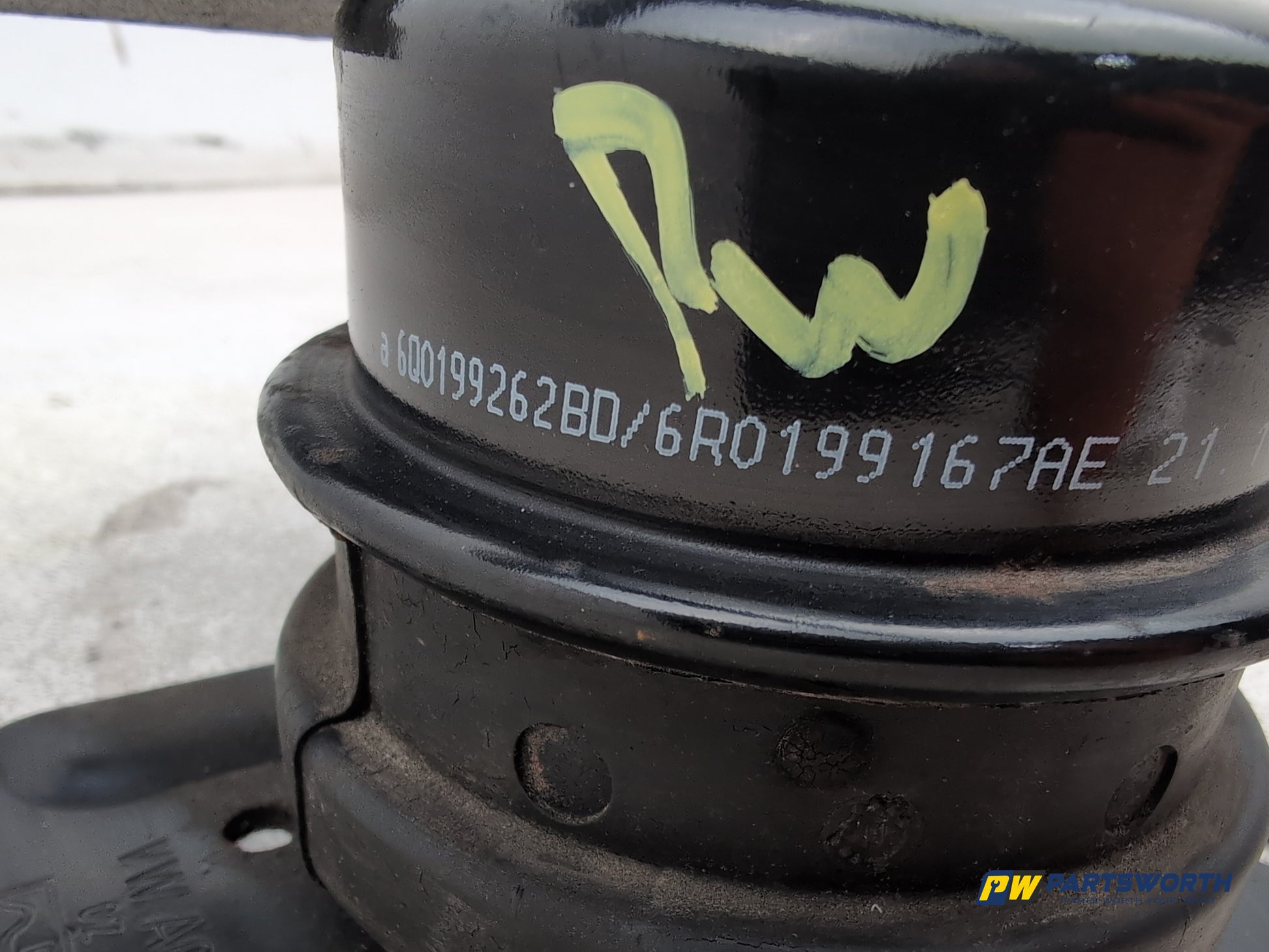 Audi A1 Contrast Edition Tdi Engine Mount Rh Driver Side 6r0199167ae 2008-2012 - photo 4